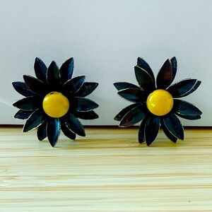 Vintage 1960s Mod Enamel Flower Clip-On Earrings-Black & Yellow